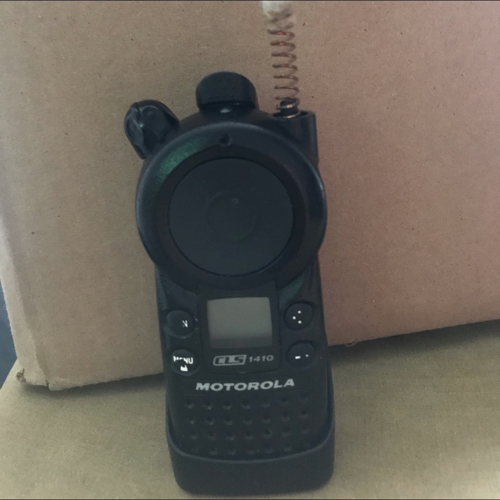MOTOROLA PROFESSIONAL 2WAY WALKIE-TALKIE TALKIE